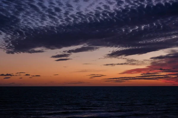 Bunte Sonnenuntergang Himmel Wolkenlandschaft Meereslandschaft — Stockfoto