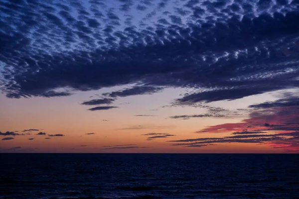Цветной Закат Неба Облака Морской Пейзаж — стоковое фото