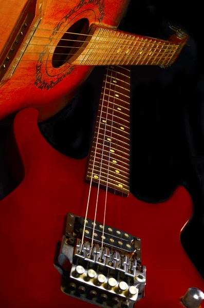 Guitarras acústicas e elétricas — Fotografia de Stock