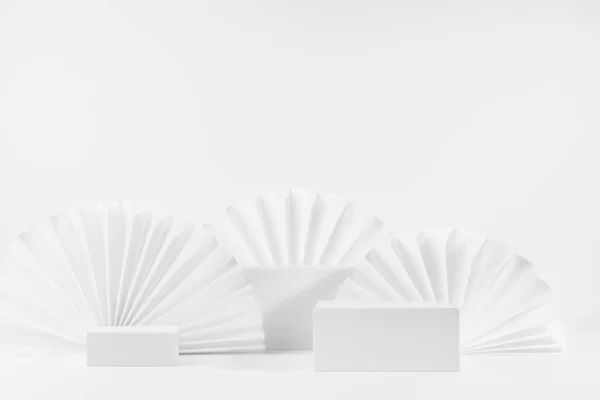 Λευκή Αφηρημένη Μοντέρνα Σκηνή Τρία Διαφορετικά Μεγέθη Ορθογώνιο Πλαίσιο Podiums — Φωτογραφία Αρχείου