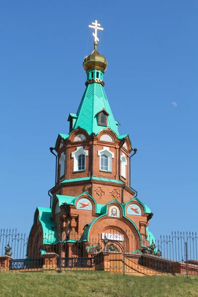 Церковь в солнечных лучах . — стоковое фото