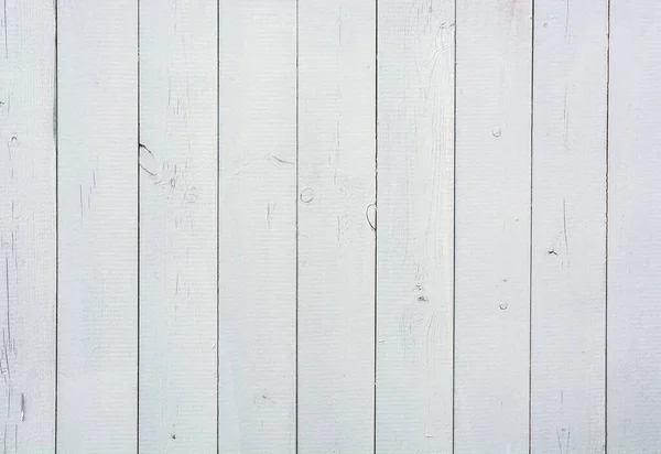 Kalkanın arka planı beyaz boyalı tahtalardan yapılmıştır. — Stok fotoğraf