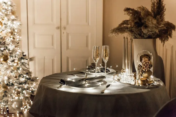 Romantický Teplý Útulný Večer Obývacím Pokoji Vánoční Design Interiéru Vánoční Royalty Free Stock Fotografie