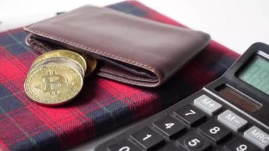 dhaka, bangladeş, 23 Mayıs 2021 altın bitcoin ve cüzdan 