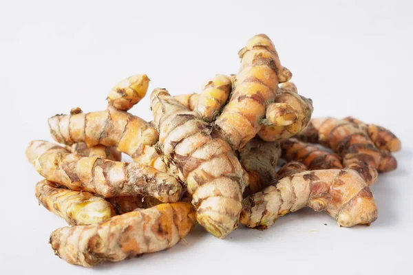 Plan de détail de racine de curcuma en fond blanc — Photo