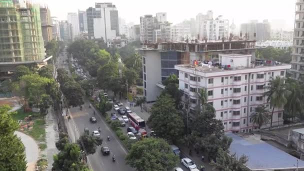 Vista de alto ângulo da cidade de dhaka edifícios residenciais e financeiros no dia ensolarado — Vídeo de Stock