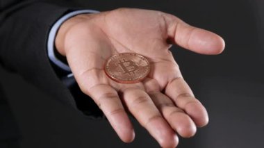 dhaka bangladeş 23 Mayıs 2021, fotokopi uzaylı altın bitcoinler 