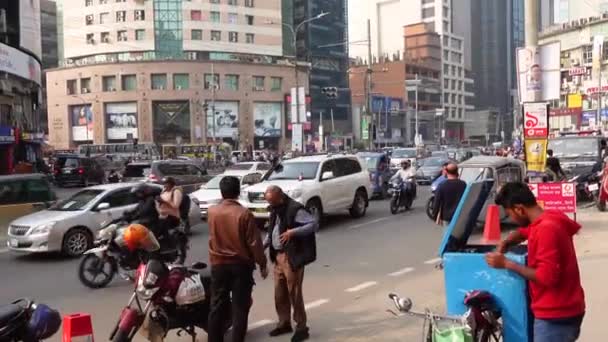 Dhaka bangladeş 24 Mayıs 2021 İnsanlar ve trafik kalabalık — Stok video