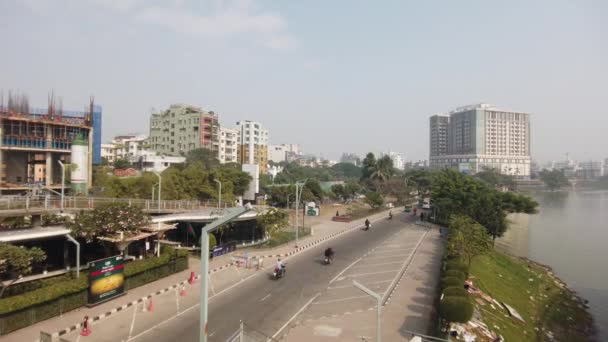 Dhaka bangladéš 24. května 2021. Lidé, doprava pohybující se v přeplněné hatil jhil — Stock video