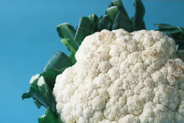 Close up of cauliflower on table — Stock Photo, Image