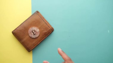 dhaka bangladeş 23 Mayıs 2021, fotokopi uzaylı altın bitcoinler 