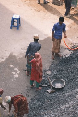 dhaka bangladeş 23 Kasım 2021 Bir inşaat alanında çalışan işçi