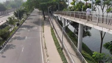 dhaka bangladeş 24 Mayıs 2021, Nefret jöle yoğun bir yolda trafik hareket 