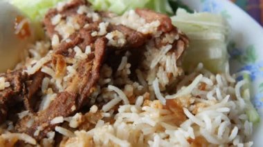 Masada koyun eti biryani yemeği..