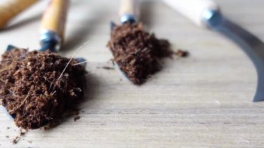  coco peat ve bahçe araçları kopyalama alanı olan bir tablo 