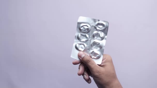 Primo piano di contenere pillole vuote di blister — Video Stock