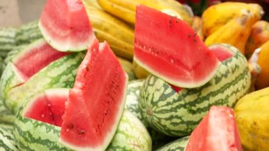  Satılık bir karpuz dilimi 