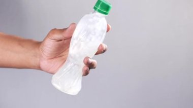 Meyveli, beyaz içecekler. 