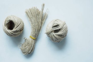 Masanın üstündeki kaya dokusu yakın plan. 