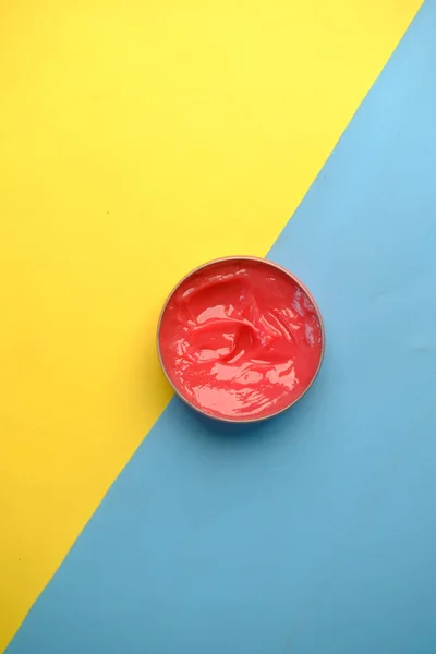 Close-up de vaselina usada em um recipiente — Fotografia de Stock