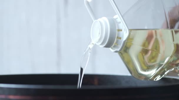 Pouring Vegetable Oil Frying Pan — Stock Video