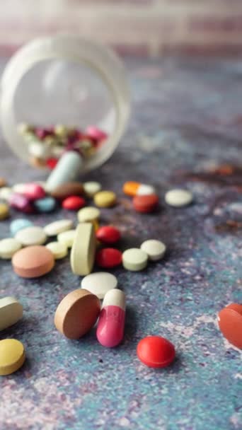 Szelektív Fókusz Közel Sok Színes Tabletták Kapszulák — Stock videók