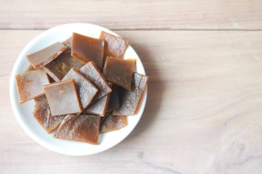 Masadaki Mango çubuğunun ayrıntılı görüntüsü .