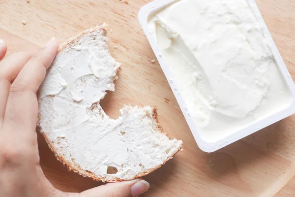 Cheese Cream Spread Fresh Bagel Bread — Stok fotoğraf