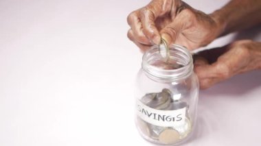 Son sınıf kadınlarının el yapımı bozuklukları kavanoza koy. ,