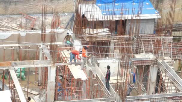 Tenaga Kerja Yang Bekerja Sebuah Lokasi Konstruksi Dhaka Bangladesh — Stok Video