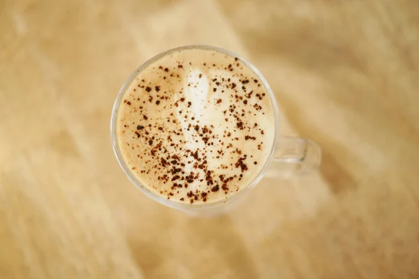 Чашка Позднего Кофе Цветочным Оформлением Сверху Кафе — стоковое фото