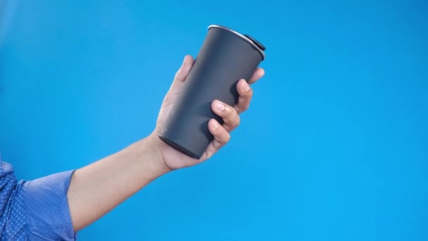 Holding Reusable Eco Coffee Cup — Stock Video