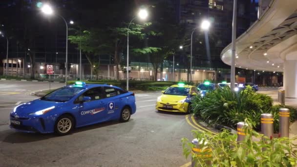 Singapore Juni 2022 Citycab Hyundai Auto Gezien Singapore Nachts — Stockvideo