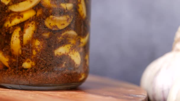 Homemade Garlic Pickle Glass Jar Table — Stock Video