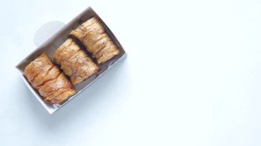 Tabakta Arap tatlı baklavası .