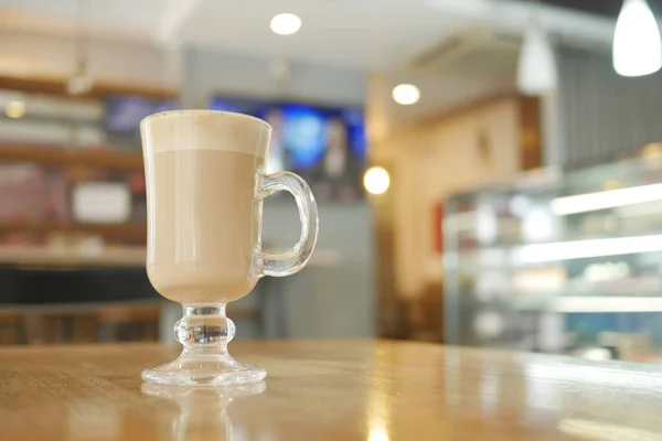 Uma Xícara Café Tarde Com Fundo Café Borrão — Fotografia de Stock