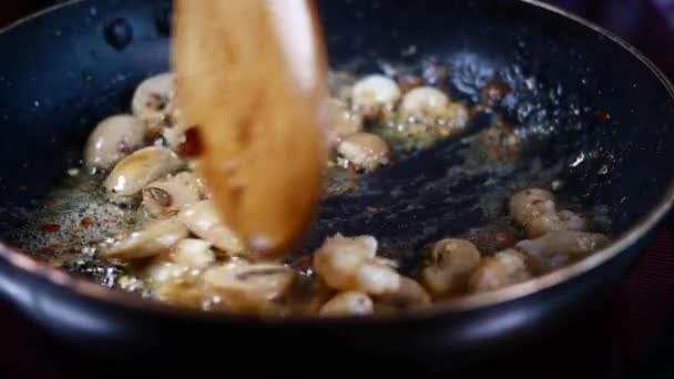 Mushroom Cooking Pan — ストック動画