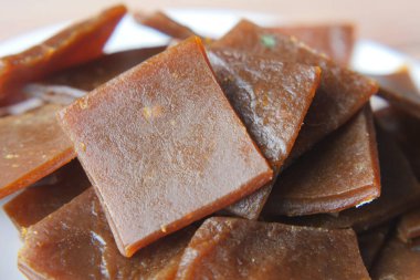 Masadaki Mango çubuğunun ayrıntılı görüntüsü .