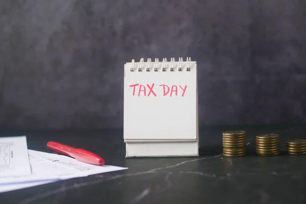 Formularz Deklaracji Podatkowej Podatek Odręczny Należny Stole — Zdjęcie stockowe
