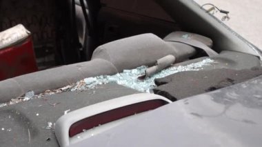 Eski hasar kartı camı kapat. ,