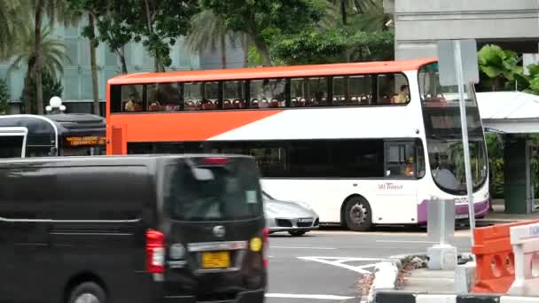 Singapore Juni 2022 Mensen Die Het Openbaar Vervoer Bus — Stockvideo