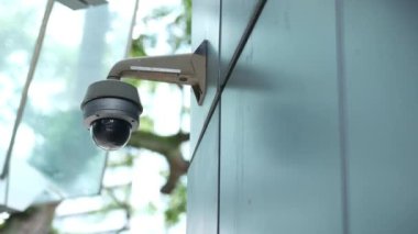 CCTV güvenlik kamerası açık havada çalışıyor. ,