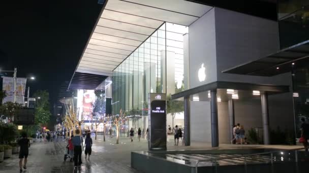 Singapore Orchard Road June 2022 Customer Visiting Apple Store — Vídeos de Stock