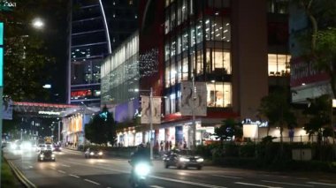  Singapur modern şehir binalarının düşük açılı görüntüsü