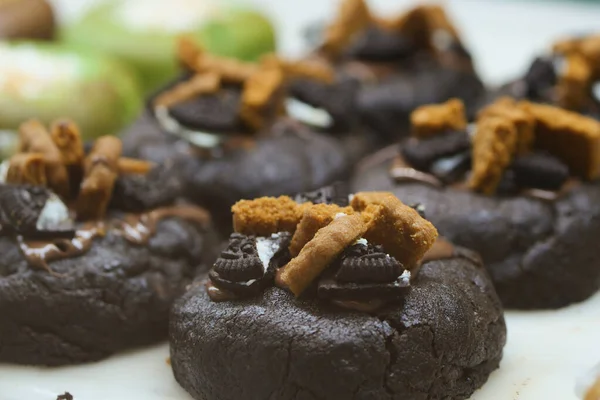 Gros Plan Biscuits Chocolat Sucré Sur Une Table Bois — Photo