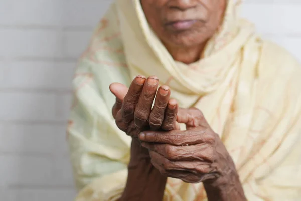 Elderly Woman Suffering Pain — Stock Photo, Image