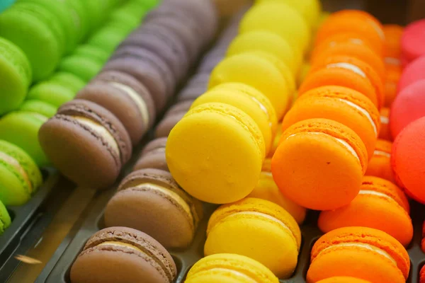 Red Yellow Green Color Macaroon Displaying — Stock Photo, Image