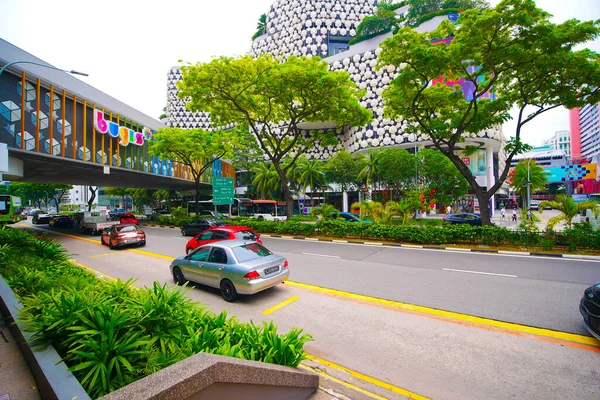 Singapur Bugis Caddesi 2 Haziran 2022, Bugis Alışveriş Merkezi manzaralı..