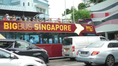 Singapur, 1 Haziran 2022 Singapur. Büyük turist otobüsü. ,