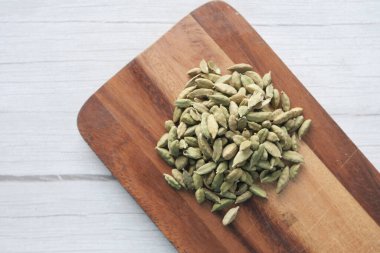 Kesme tahtasındaki kakule ile kopyalama alanı .